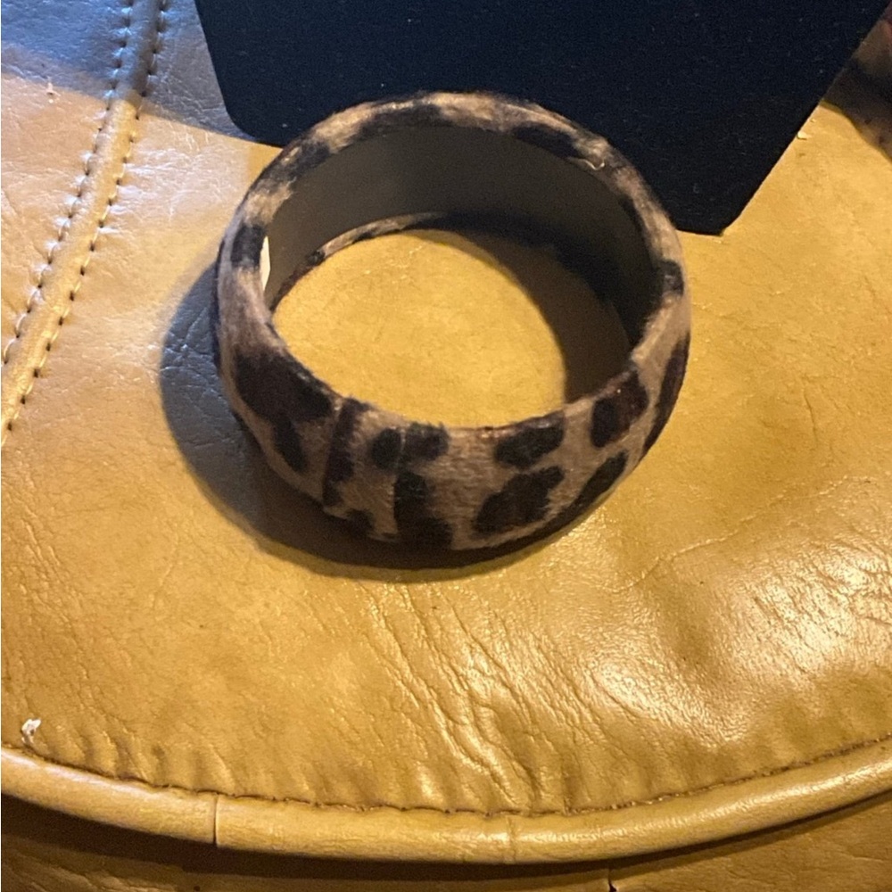 Leopard Print Bangle Bracelet vintage new - Picture 2 of 3
